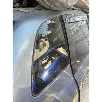 Matrix Sağ Arka Kelebek Camı